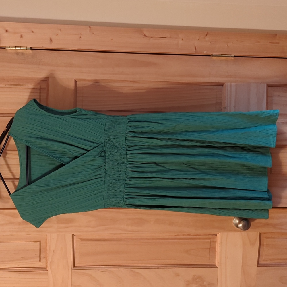 V-neck crepe dress